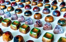 praline colorate diferite forme